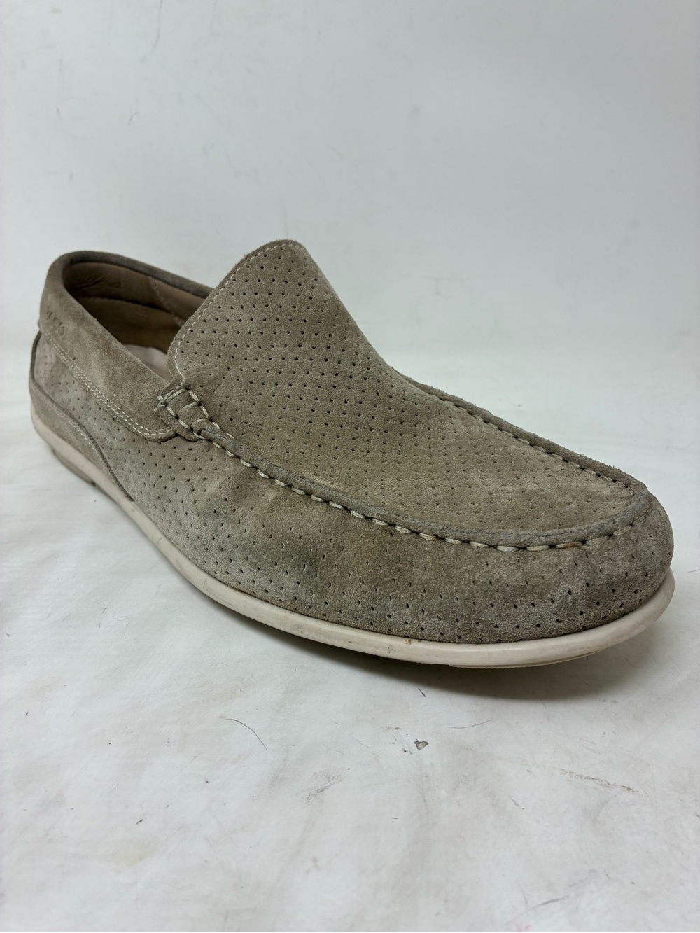 ECCO Men's Suede Perforated Slip-On Loafer - Taupe